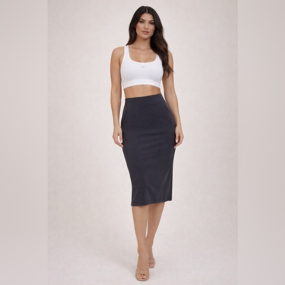 lululemon athletica Dresses & Skirts - Lululemon Black Skirt Size 0
